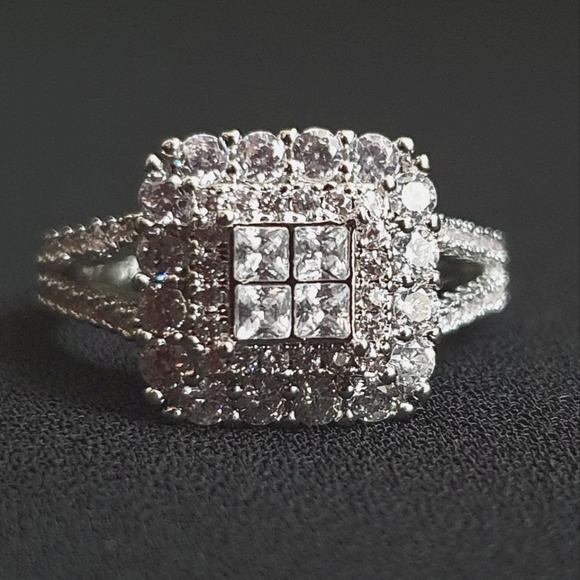 Jewelry - Pretty Designer Square Cut Diamonds Ring